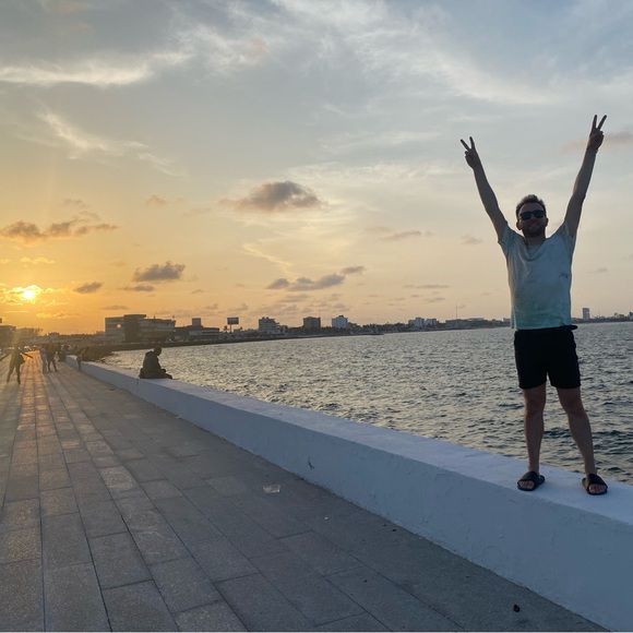 Like this listing for shows! - Picture 10 of 16